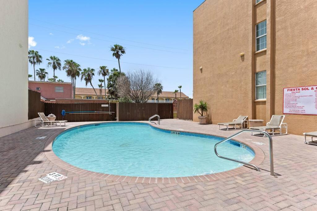 2 Bed 1 Bath Condo By Beach & Entertainment サウス・パドリー・アイランド エクステリア 写真