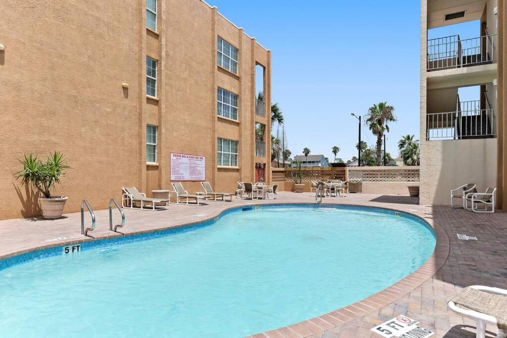 2 Bed 1 Bath Condo By Beach & Entertainment サウス・パドリー・アイランド エクステリア 写真