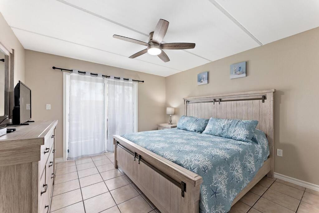 2 Bed 1 Bath Condo By Beach & Entertainment サウス・パドリー・アイランド エクステリア 写真